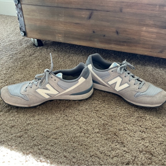 New Balance 696 V1 sneakers - Picture 3 of 5